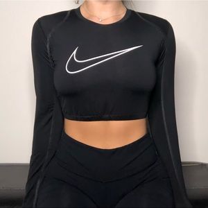 ❌LAST CHANCE DELETING 12/21❌ NIKE Crop Top